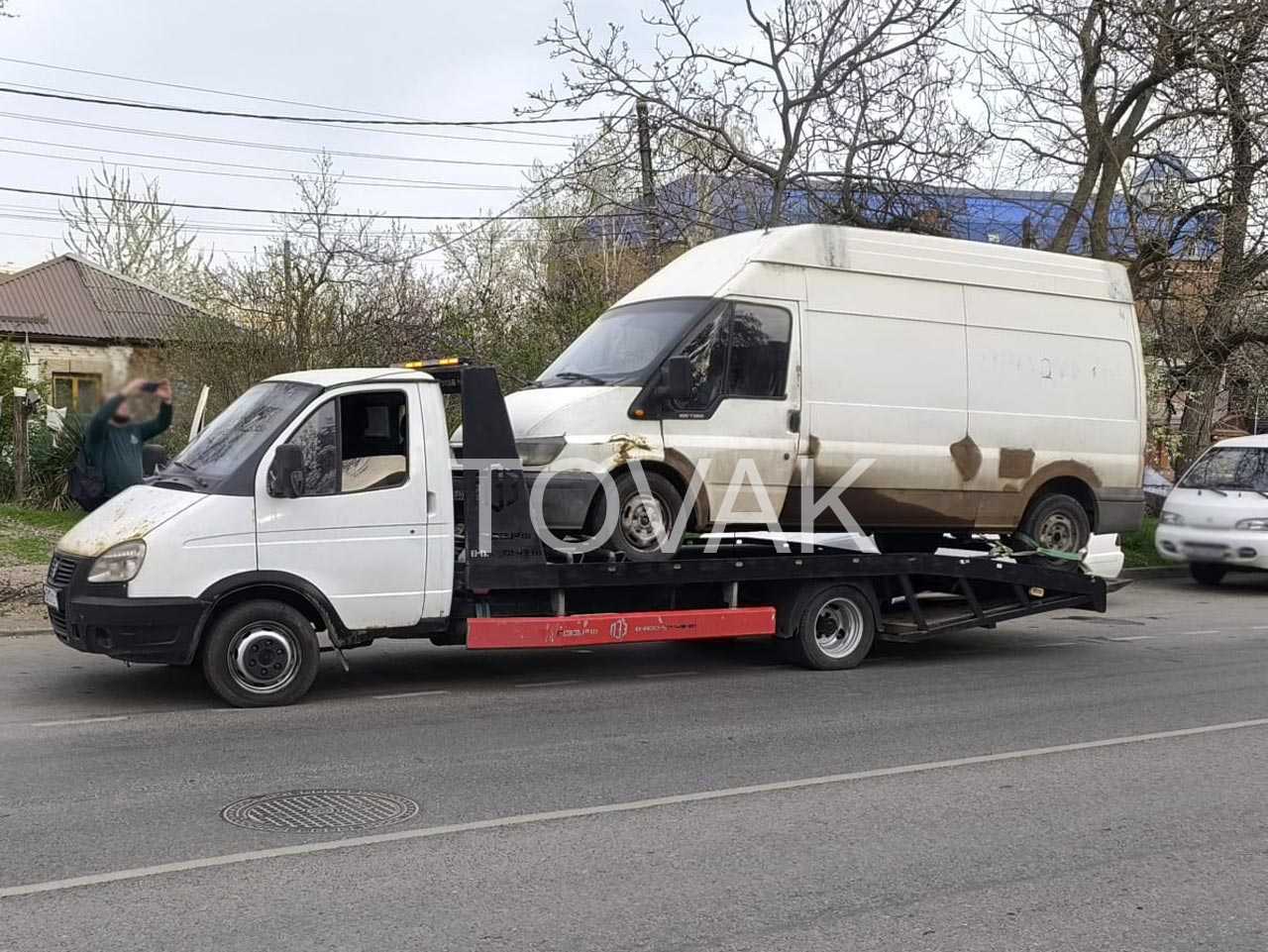 Эвакуатор на Российской улице в Краснодаре